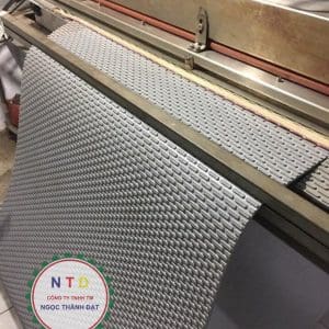 Băng tải nhám thùng